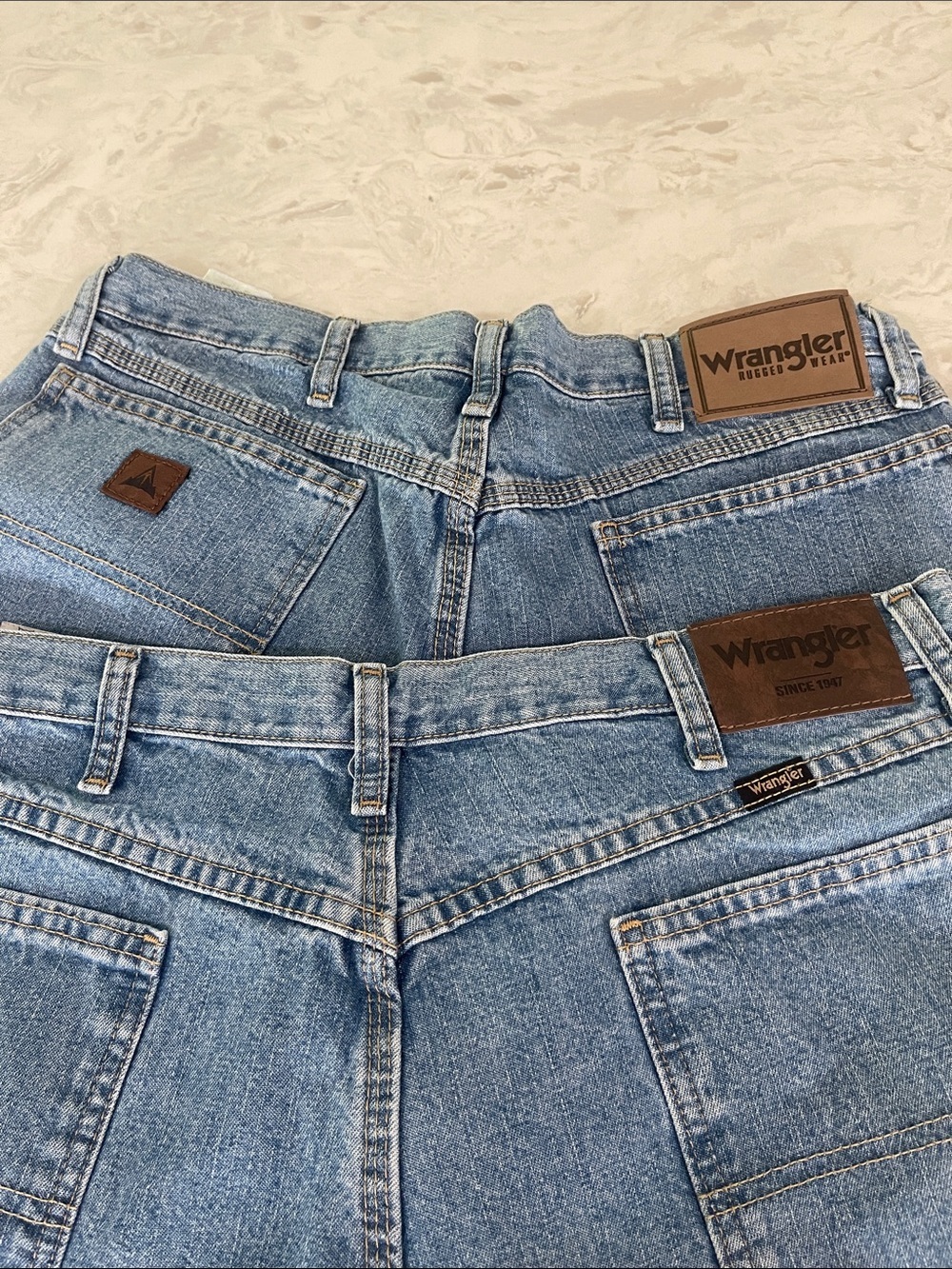 2 Wrangler carpenter rugged work cargo blue denim jeans size 36 x 34 - Picture 2 of 9